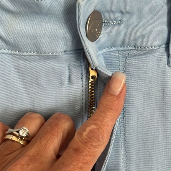 Lola High Rise Light Blue Denim Fringed Hem Skirt Size 0/26 (fits larger) NWT - Picture 5 of 13